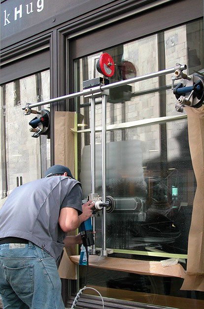 vetrox, glaskratzer, glaskratzer entfernen, glaskratzerentfernung, scratching, graffiti, glass doc, glassanierung, verkratztes glas